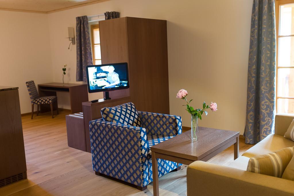 Stiftsschmiede Ossiach Hotell Rum bild